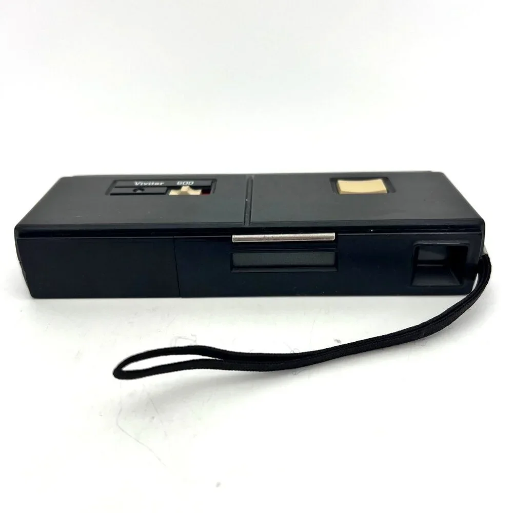 Vivitar 600 Vintage 24mm Compact Film Camera With Flash (UNTESTED)